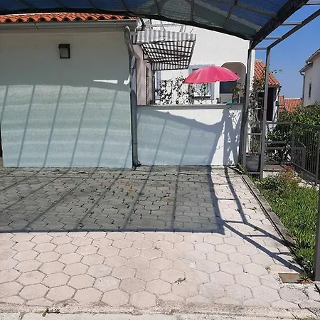 Apartman Ruzmarin Porec Exterior photo