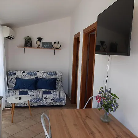 Apartman Ruzmarin Porec Exterior photo